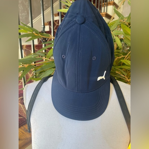 Puma cap navy excellent condition L/XL Navy elastic inside strap. Super soft - Picture 7 of 12